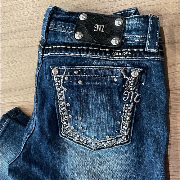 Miss Me The Easy Crop Jeans Size 30 Rhinestones Bling Jeans - Picture 2 of 13